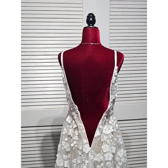 Ashley Lauren Women's White Floral Embroidered Long Prom/Wedding Dress Sz 2 2807 - Picture 6 of 10